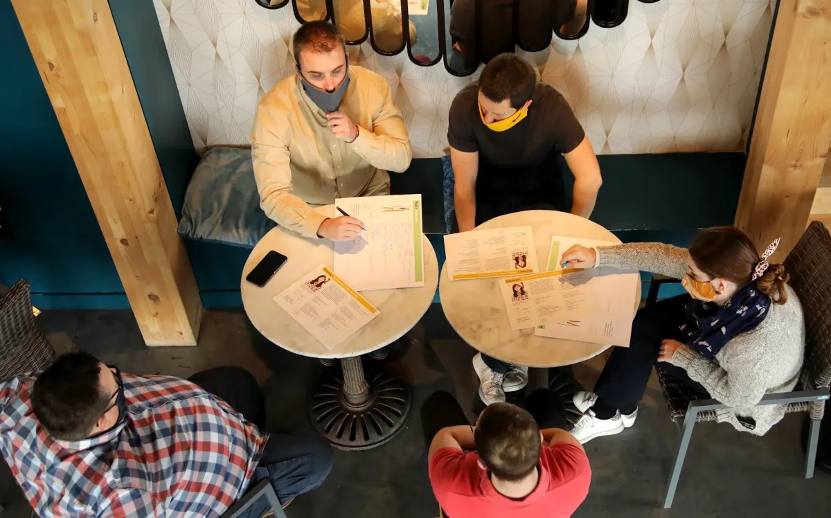 Session de travail participative “La Fabrik” chez Cache Cœur, où les collaborateurs construisent ensemble les personas et le positionnement de la marque.