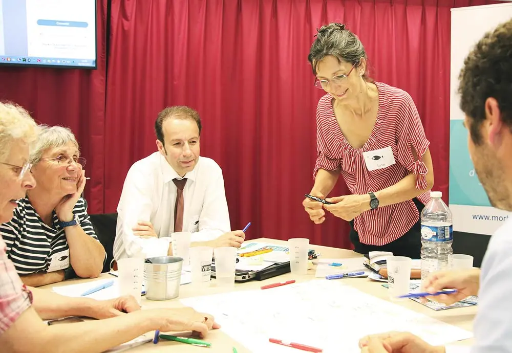 Participants d’univers variés engagés dans un atelier de co-construction autour de la biodiversité, lors du colloque RespectOcean animé par Hippocampe