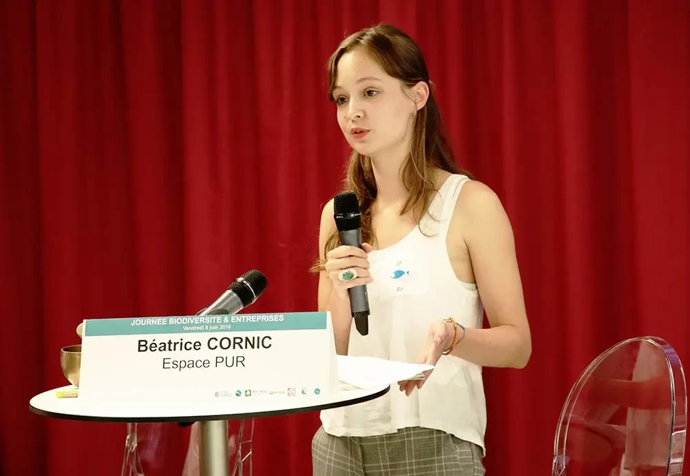 Béatrice Cornic, représentante d’Espace PUR, intervient lors du colloque biodiversité à la CCI Morbihan – événement animé par l’agence Hippocampe