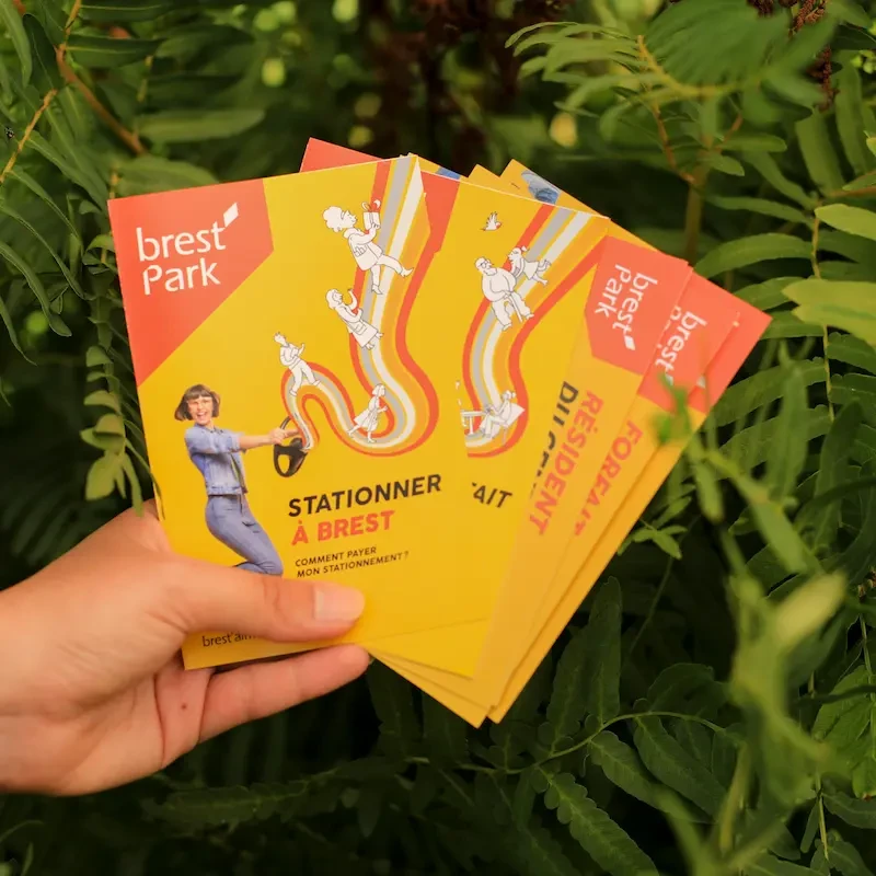 Brochure identité visuelle création de support de communication