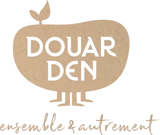 Logo de la coopérative agricole bio Douar Den – identité visuelle en forme de légume avec la signature « ensemble & autrement ».